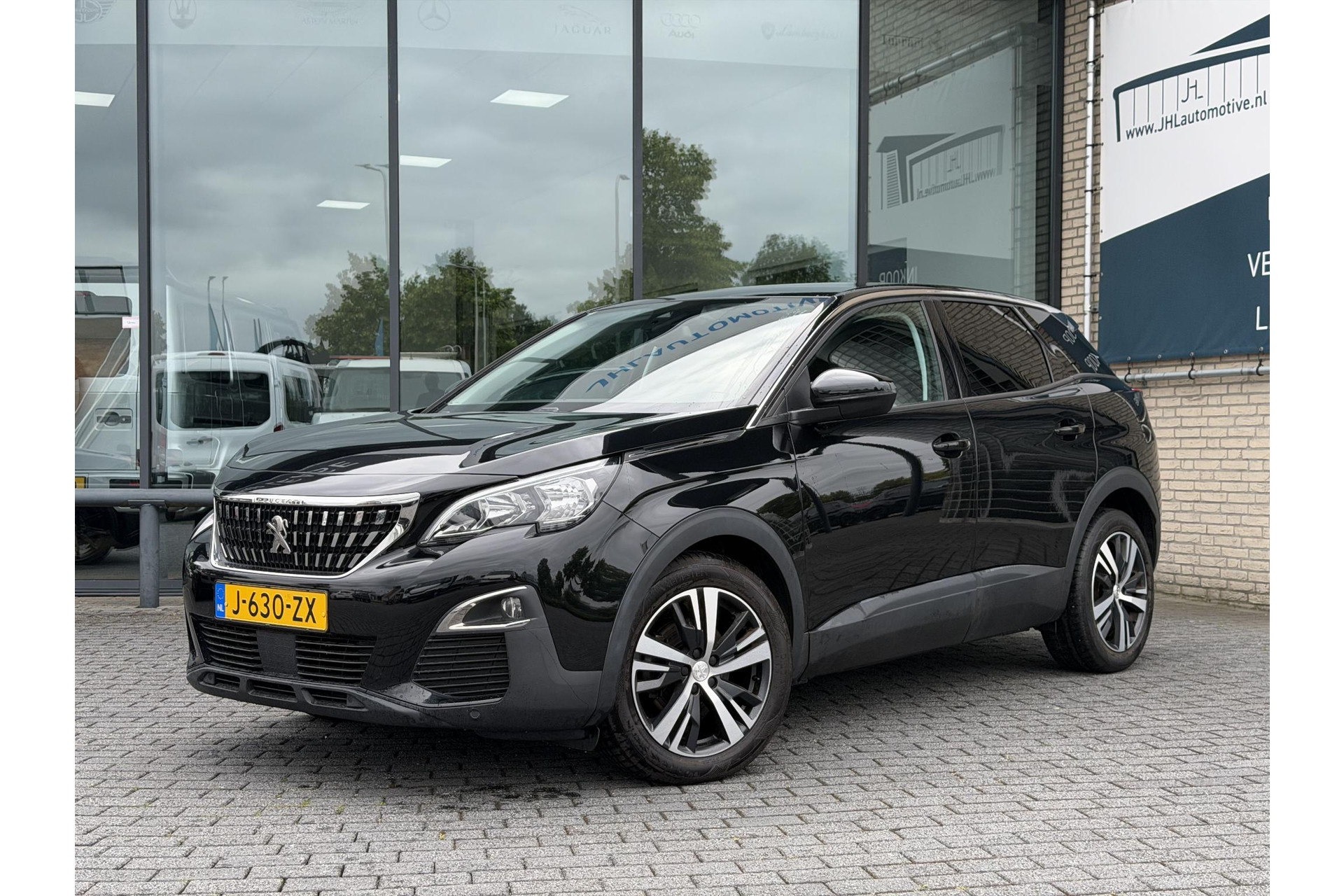 Peugeot 3008 1.2 *130PK*CARPLAY*ECC*CRUISE*NAVI*CAMERA*